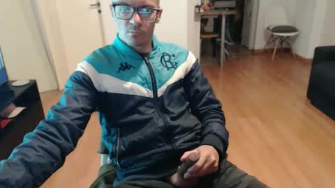 guachin_new online show from May 24, 2026, 8:14 pm