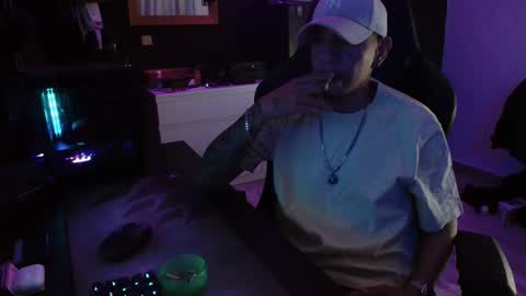 Snapshot of guayaco_ chatting on November 1, 2025, 1:40 am Guayaco online show from November 1, 2025, 1:40 am