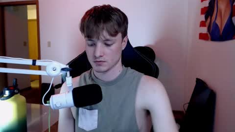 Snapshot of gucciboi4 chatting on February 2, 2025, 3:54 am gucciboi4 online show from February 2, 2025, 3:54 am