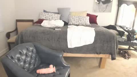 guccifendidior online show from September 18, 2025, 3:41 am