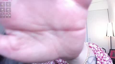 Snapshot of guccipussy1 chatting on December 11, 2024, 2:41 am Elena online show from December 11, 2024, 2:41 am