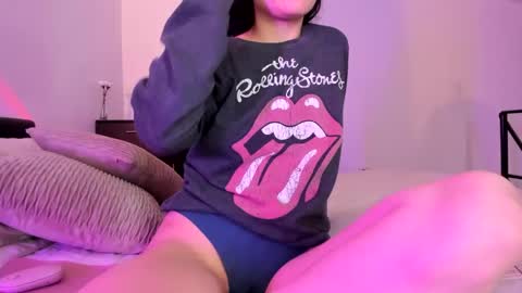 Snapshot of guccipussy1 chatting on March 5, 2025, 8:21 pm Elena online show from March 5, 2025, 8:21 pm