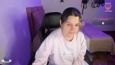 Hello Im Julieta Im 25 years old welcome to my room have fun and be happy. online show from November 22, 2025, 2:54 am