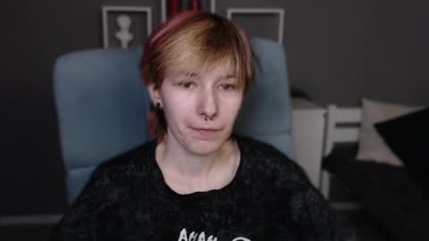 guitarandangell online show from April 19, 2026, 5:56 pm