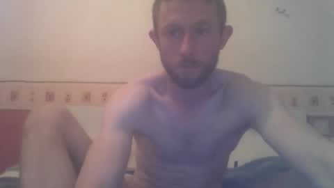 Snapshot of guitoune53 chatting on February 20, 2025, 2:35 pm guitoune53 online show from February 20, 2025, 2:35 pm