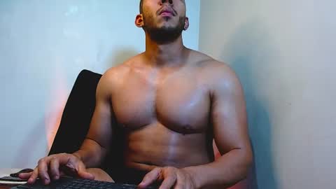 holl latino online show from June 14, 2026, 5:20 am