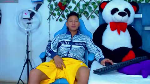 Snapshot of gurxxxt chatting on January 18, 2026, 2:21 pm Hakim online show from January 18, 2026, 2:21 pm