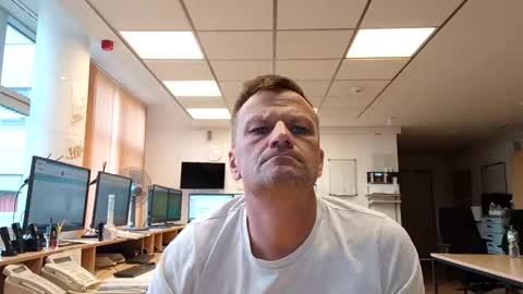 guschidick online show from September 29, 2025, 3:17 pm