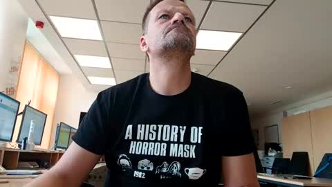 guschidick online show from October 5, 2025, 12:58 pm