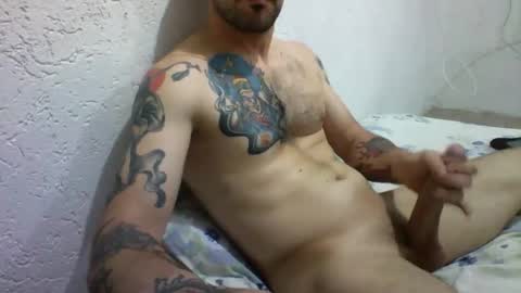 Snapshot of gustavyuri chatting on October 1, 2025, 12:16 am Gustav online show from October 1, 2025, 12:16 am