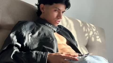 Snapshot of guts_x chatting on January 8, 2025, 11:09 pm Guts online show from January 8, 2025, 11:09 pm