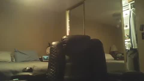 guy8inches4u online show from October 13, 2025, 12:38 pm