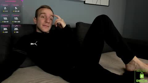 Snapshot of guy_charming chatting on October 15, 2025, 5:40 am Buddy online show from October 15, 2025, 5:40 am