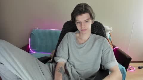 guy_liam1 online show from February 3, 2025, 3:06 pm