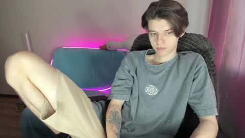 guy_liam1 online show from February 19, 2025, 2:23 pm