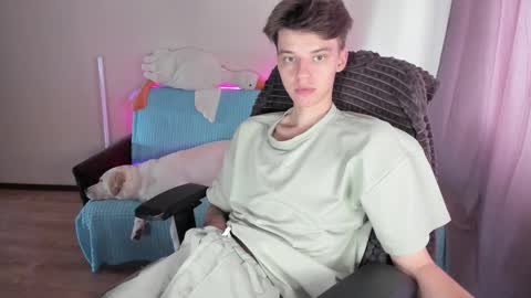 guy_liam1 online show from September 26, 2025, 8:40 am