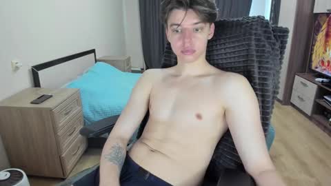 Snapshot of guy_liam1 chatting on February 15, 2026, 8:02 am guy_liam1 online show from February 15, 2026, 8:02 am