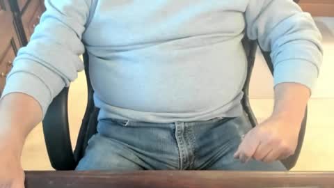 Guy online show from April 21, 2026, 12:22 pm