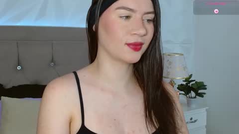 Snapshot of gwen_drew chatting on October 14, 2025, 12:50 pm Gwen Drew online show from October 14, 2025, 12:50 pm