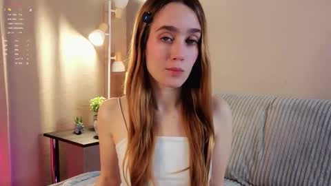 Julia online show from November 6, 2025, 1:06 am