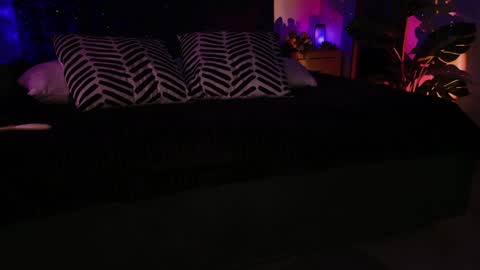 gwenhilton online show from January 3, 2025, 9:15 am