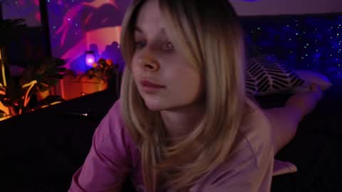 gwenhilton online show from January 8, 2025, 8:27 am