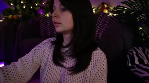 gwenhilton online show from February 27, 2025, 5:56 am