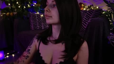 gwenhilton online show from March 7, 2025, 8:45 am