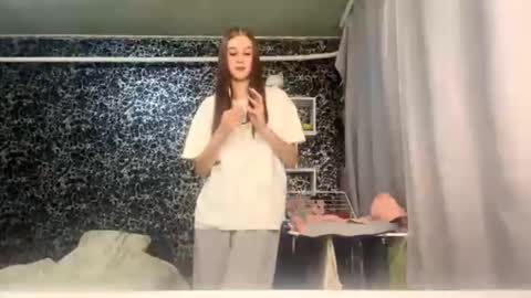 Snapshot of gwenmestayer chatting on September 29, 2025, 8:13 pm Gwen online show from September 29, 2025, 8:13 pm