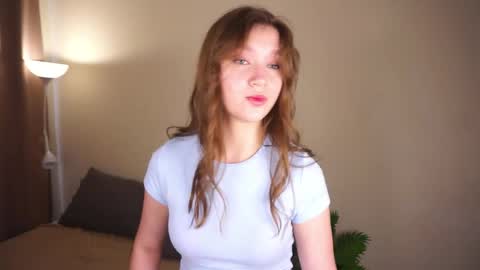 Snapshot of gwennielove chatting on June 6, 2026, 5:23 am Molly online show from June 6, 2026, 5:23 am