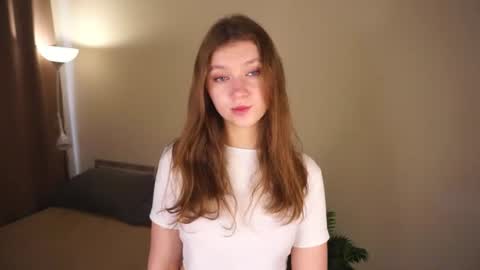 Snapshot of gwennielove chatting on June 12, 2026, 6:01 am Molly online show from June 12, 2026, 6:01 am