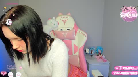 Snapshot of gylaxie chatting on December 5, 2024, 9:06 am online show from December 5, 2024, 9:06 am