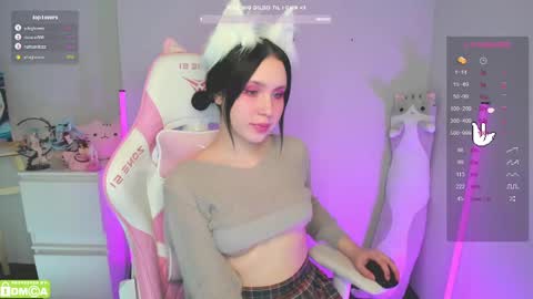 Snapshot of gylaxie chatting on February 16, 2025, 2:21 pm online show from February 16, 2025, 2:21 pm