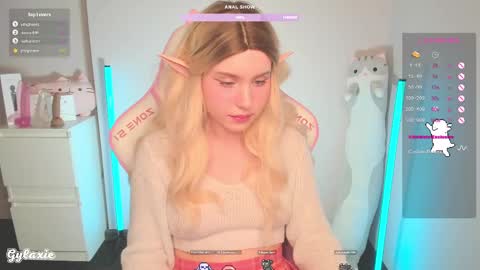 Snapshot of gylaxie chatting on March 1, 2025, 3:05 pm online show from March 1, 2025, 3:05 pm