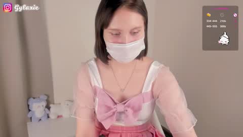   online show from October 13, 2025, 10:59 am