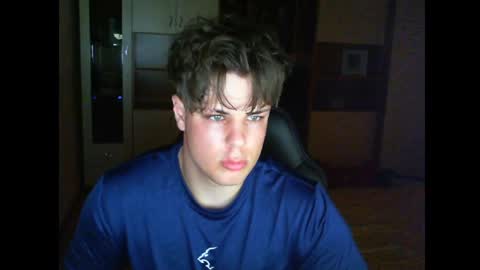 gymguy0505 online show from May 17, 2026, 2:46 pm