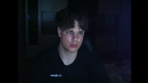 gymguy0505 online show from May 18, 2026, 9:31 pm