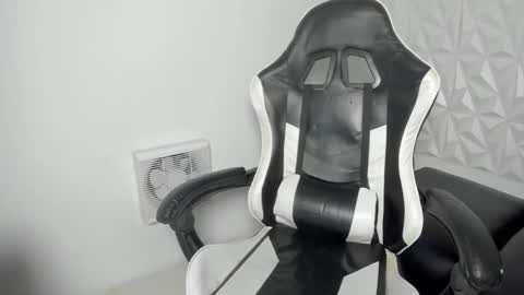 Snapshot of hade_x chatting on March 4, 2026, 5:19 pm hade_x online show from March 4, 2026, 5:19 pm