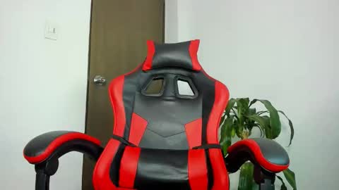 hades_horny_ online show from April 9, 2026, 6:19 am