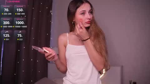 Hi Im Rebecca Glad to see you in my room  PVT is open online show from June 19, 2026, 1:32 am