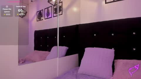 haiily_baeker online show from October 6, 2025, 2:47 pm