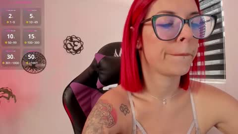 Hailee online show from October 15, 2025, 3:23 pm