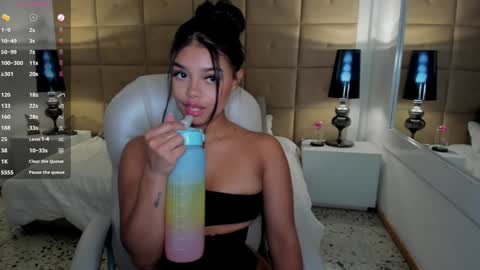 Snapshot of hailey_florez chatting on December 5, 2024, 5:17 pm hailey online show from December 5, 2024, 5:17 pm