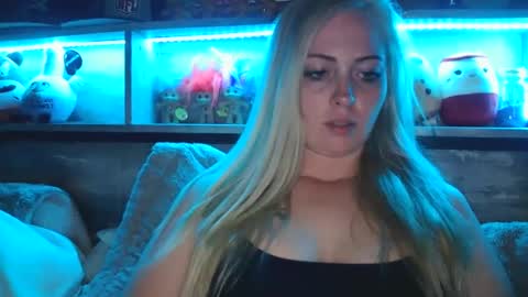 Hailey and d online show from October 5, 2025, 11:13 pm