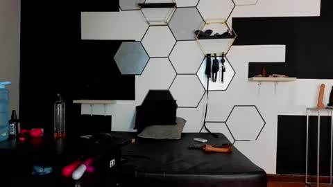 haileycat_ online show from February 22, 2025, 2:50 am