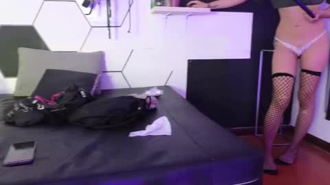 haileycat_ online show from September 12, 2025, 2:00 am