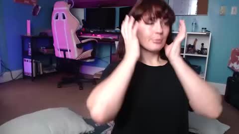 Hailey Harper online show from October 14, 2025, 3:46 pm