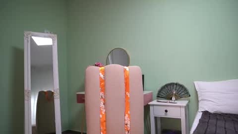 Hailey online show from October 29, 2025, 4:15 am