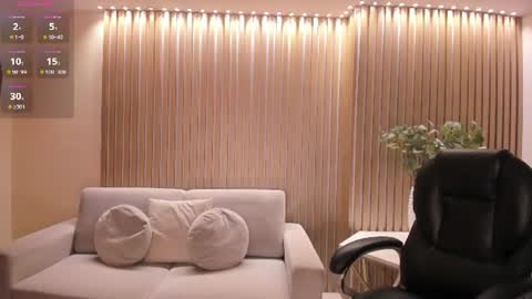 Snapshot of haileyross_ chatting on June 24, 2026, 1:48 am Hailey online show from June 24, 2026, 1:48 am