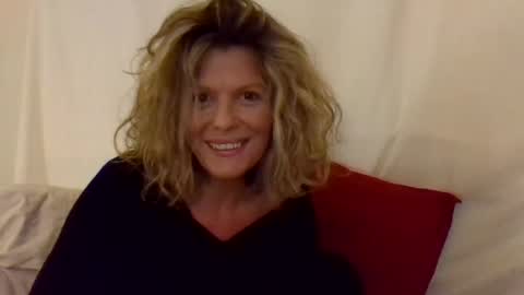Snapshot of haileys123 chatting on February 23, 2025, 2:40 am Hailey online show from February 23, 2025, 2:40 am